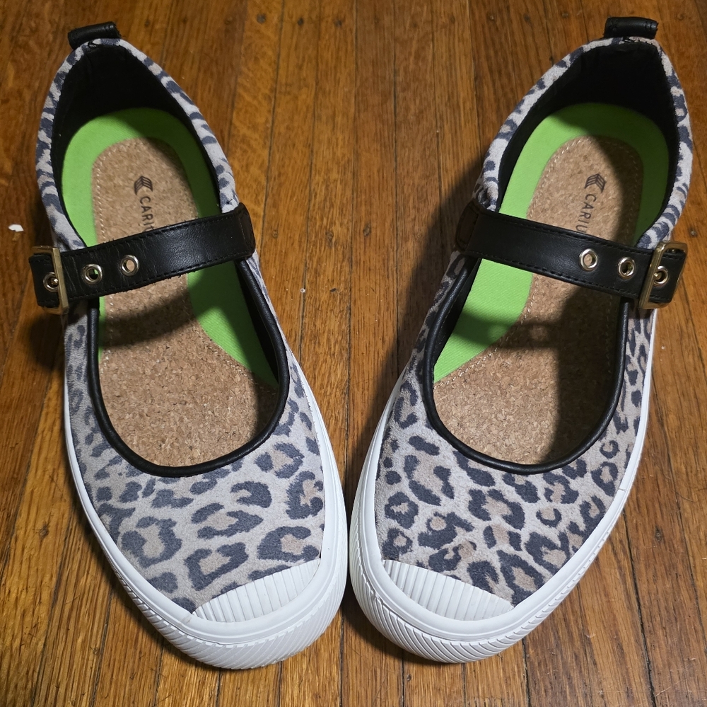 Cariuma Oca Mary Jane Walking Shoe In Leopard Print Size 9 EUC